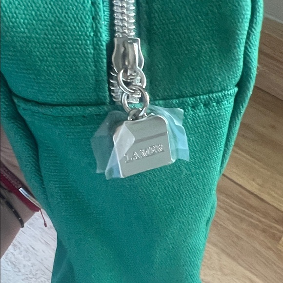 La Mer Emerald Green Pouch - Picture 4 of 5